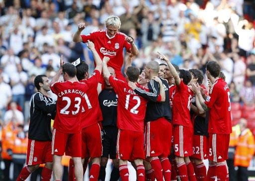 世体：新月对莱万表现出浓厚兴趣，但球员不打算离开巴萨